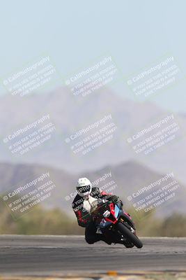 media/Oct-26-2025-Race Pace (Sun) [[c1447ca738]]/Non Verified (1st 20 Minutes of every Hour)/4-Turn 14 (1110am)/